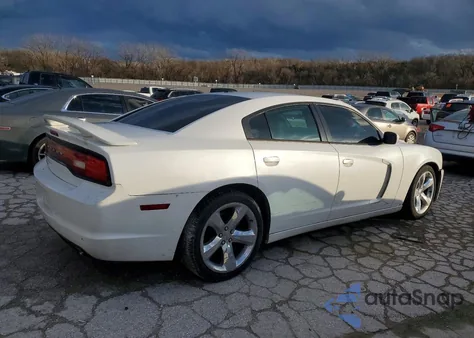 2013 Dodge Charger Sxt z USA, uszkodzony, nr VIN 2C3CDXHG0DH686199